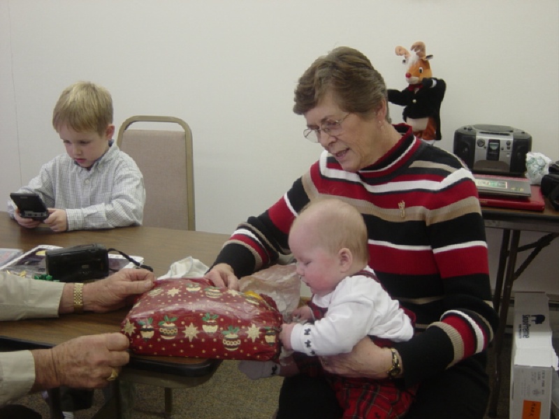 2004-12-12 -Christmas-Brady-Home-07.JPG